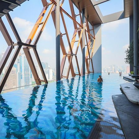 Scarletz Suites By Mykey กัวลาลัมเปอร์ ภายนอก รูปภาพ The pool at the 39th floor