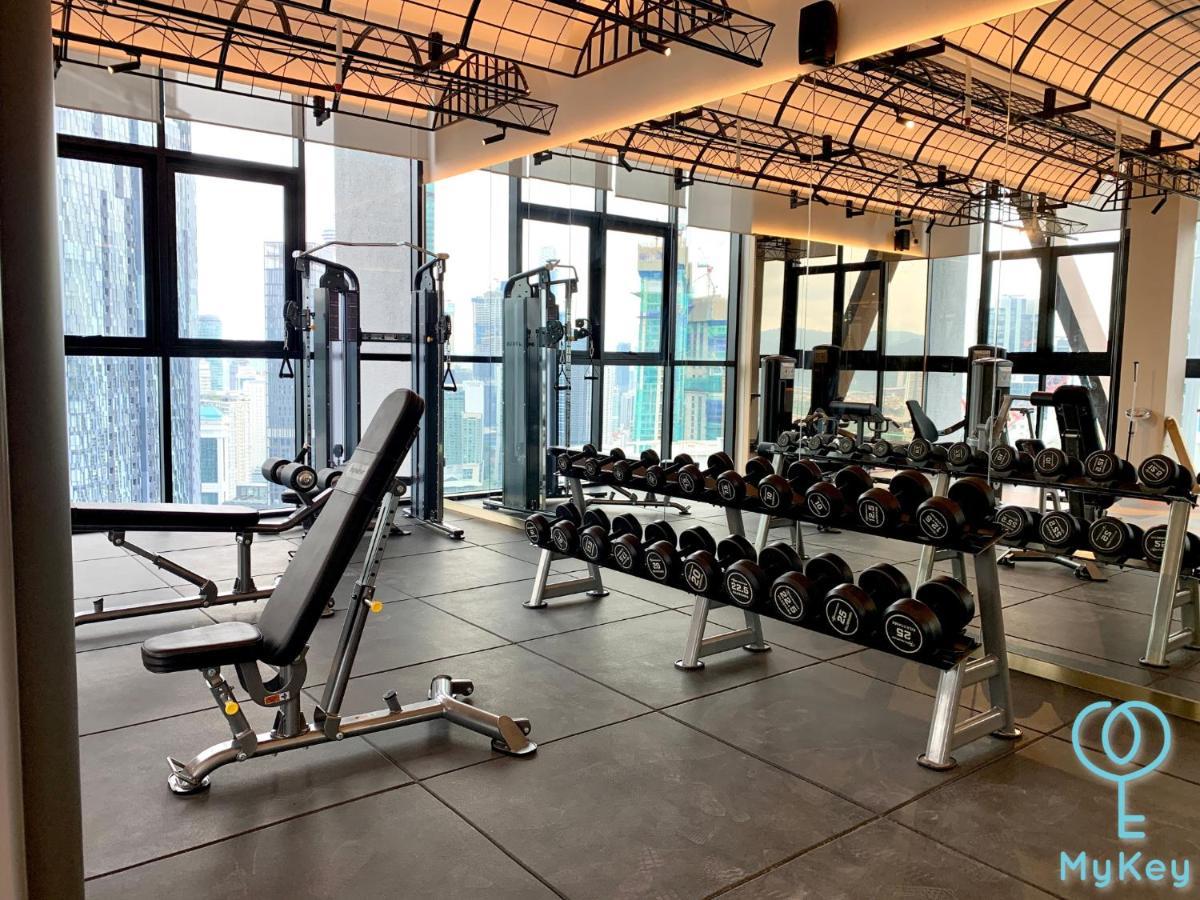 Scarletz Suites By Mykey กัวลาลัมเปอร์ ภายนอก รูปภาพ The gym at the 10th floor
