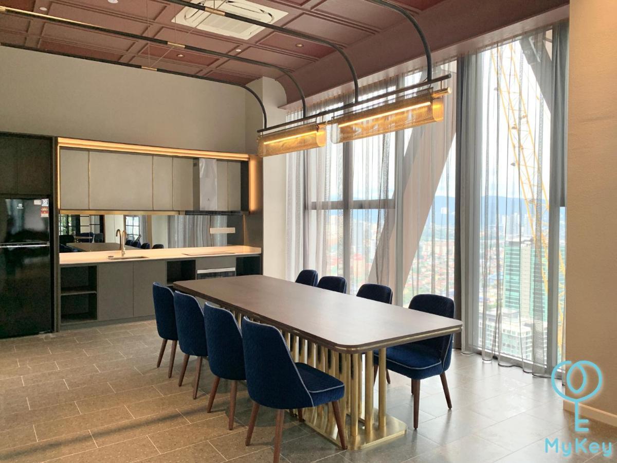 Scarletz Suites By Mykey กัวลาลัมเปอร์ ภายนอก รูปภาพ The kitchen of the 2F