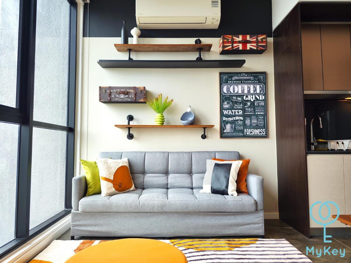 Scarletz Suites By Mykey กัวลาลัมเปอร์ ภายนอก รูปภาพ A micro apartment in Hong Kong